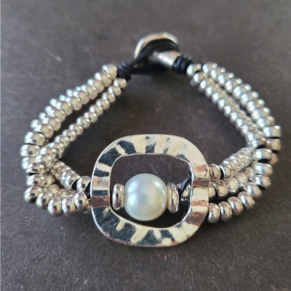 Wisdom - Contemporary Bracelet - Picture 2 of 12